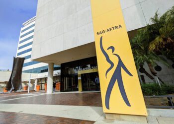 SAG-AFTRA reaches tentative deal with Hollywood Studios