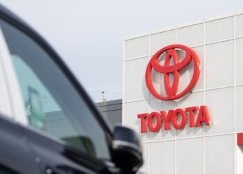 Honda, Hyundai and Toyota Raise Wages for Factory Workers