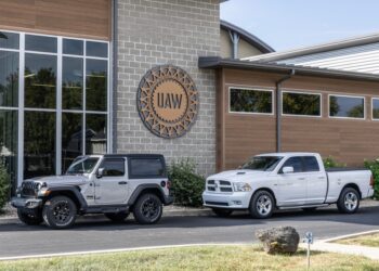 UAW members ratify Ford, Stellantis contracts 