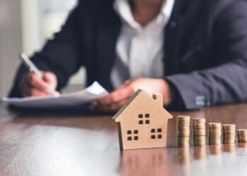 General Motors to lay off 1,300 factory workers