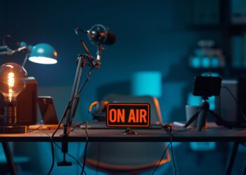 US consumers spend $222 billion during holiday season