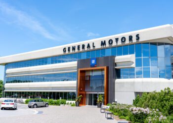 New US job openings hit two-year low in November