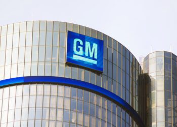 GM reshapes product strategy with plug-in hybrid EVs