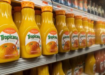 JetBlue CEO to step down in February