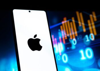 US consumers spend $222 billion during holiday season