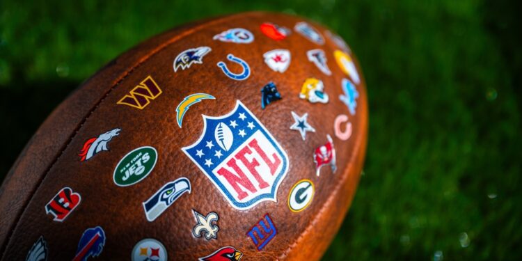 JetBlue CEO to step down in February