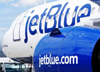 JetBlue CEO to step down in February