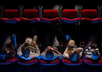 New US job openings hit two-year low in November