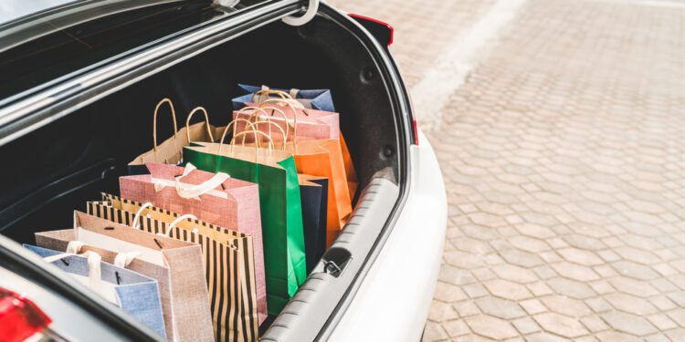 US consumers spend $222 billion during holiday season