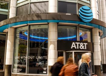 AT&T gives $5 credit to customers affected by outage