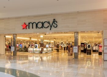 Macy’s to expand Bloomingdale’s while shuttering 150 Macy’s stores