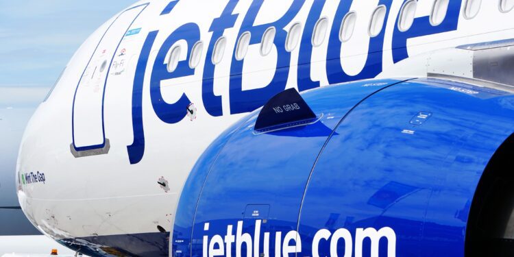 JetBlue shares jump 15% after Icahn reports stake