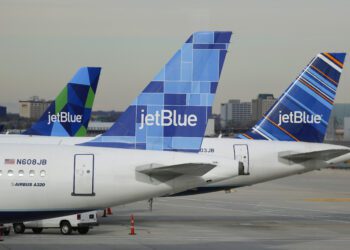 JetBlue, Carl Icahn make deal for 2 board seats
