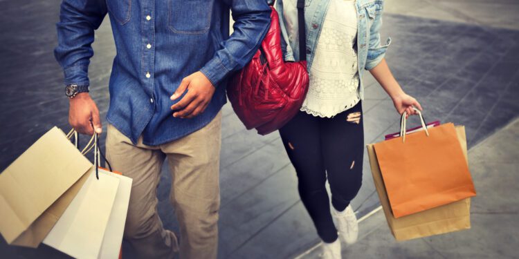 Survey: Consumer spending expected to stay strong this year - CEO North America Survey: Consumer spending expected to stay strong this year