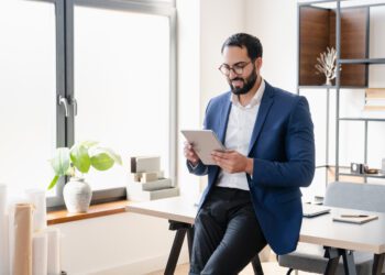 CEOs show confidence in economy for the first time in 2 years