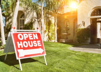 Mortgage rates top 7% for the first time this year