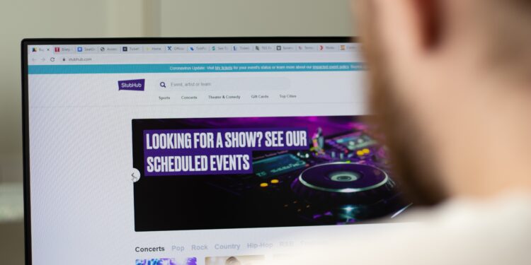 StubHub considers summer IPO