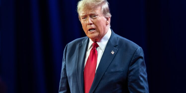 Trump sues Truth Social co-founders for purported mismanagement - CEO North America Trump sues Truth Social co-founders for purported mismanagement