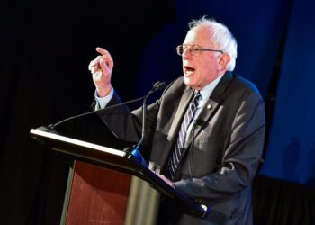 Sanders: Move to a 4-day workweek