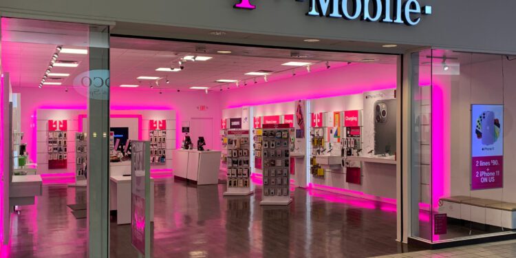 T-Mobile spends $4.4B to acquire majority of U.S. Cellular