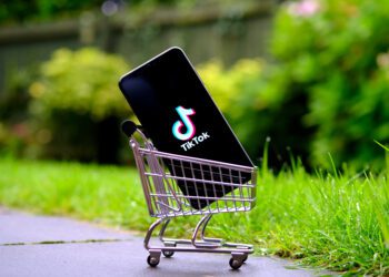 Real estate billionaire starts bid to buy TikTok