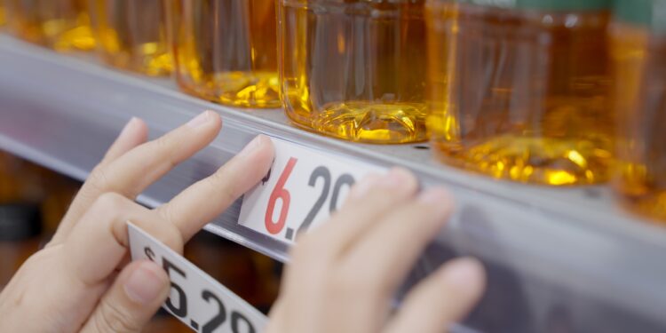 Americans mark inflation as biggest financial issue