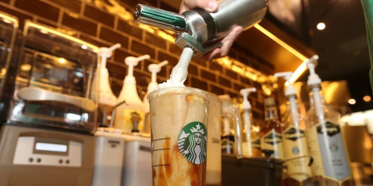 Howard Schultz: Starbucks retail needs improvement