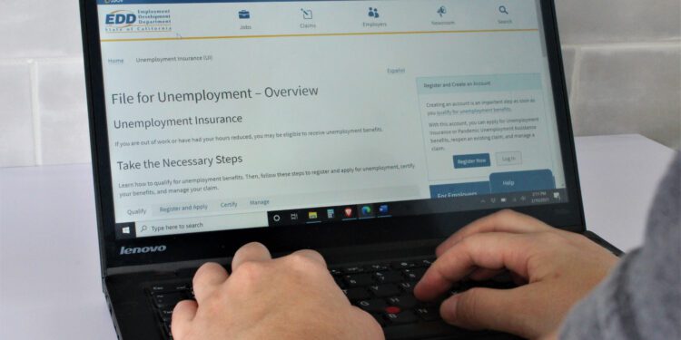 Americans face longer periods of unemployment amid slowing economy - CEO North America Americans face longer periods of unemployment amid slowing economy