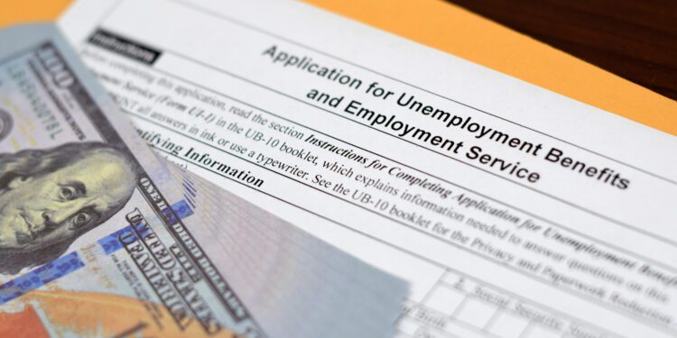 U.S. jobless claims dip, signaling slight labor market cooling