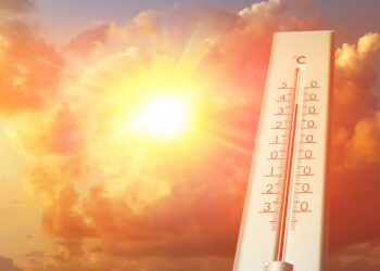 Record heat scorches West and East Coasts
