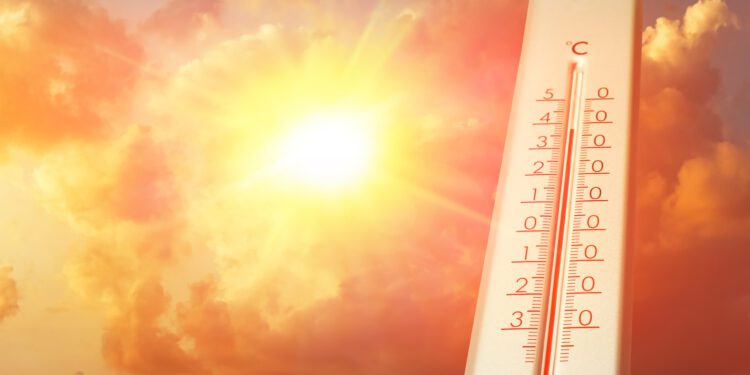 Record heat scorches West and East Coasts