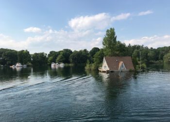 U.S. home insurers face worst underwriting loss in decades due to disasters and inflation