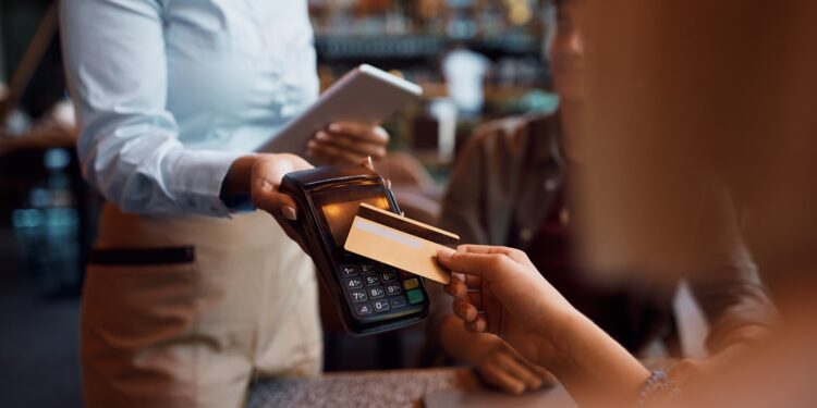 Americans' credit card debt hits record high - CEO North America Americans’ credit card debt hits record high