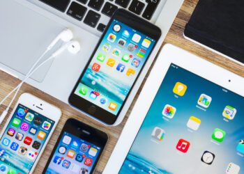 Apple reports strong third-quarter earnings with 5% revenue growth