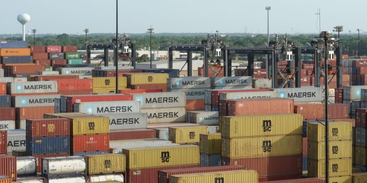 Longshoremen prepare for East Coast port shutdown - CEO North America Longshoremen prepare for East Coast port shutdown