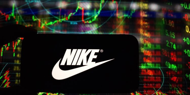 Nike CEO Donahoe steps down - CEO North America Nike CEO Donahoe steps down
