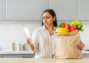 US personal income expenditure rises