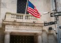 US stock exchanges end week up