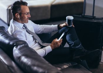 The New Delta One Lounge at LAX Has 10,000 Square Feet of High-End Amenities