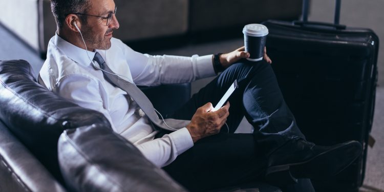 The New Delta One Lounge at LAX Has 10,000 Square Feet of High-End Amenities - CEO North America The New Delta One Lounge at LAX Has 10,000 Square Feet of High-End Amenities