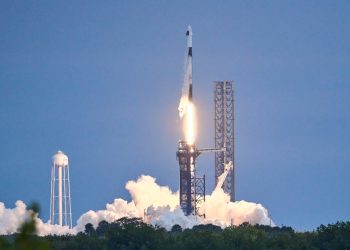 FAA approves Monday SpaceX launch