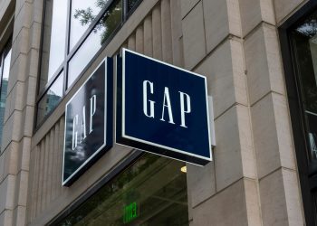 CEO upbeat as Gap reports strong start to the holiday season