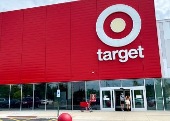 Warning for retailers as Target forcasts slow holiday season