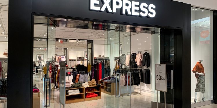 Former Express CEO pocketed $1 million in perks from struggling company