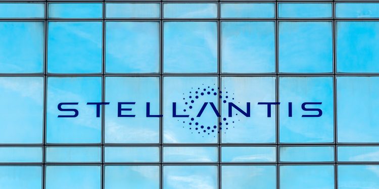 Stellantis CEO Carlos Tavares steps down