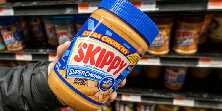 Hormel Foods CEO to retire