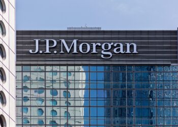 JPMorgan names Jennifer Piepszak as new COO