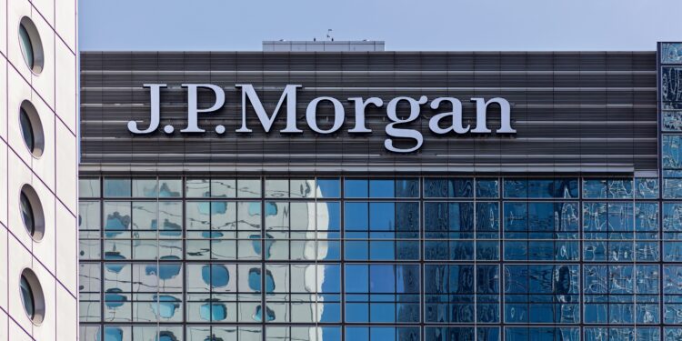 Jamie Dimon issues warning letter to shareholders - CEO North America JPMorgan names Jennifer Piepszak as new COO
