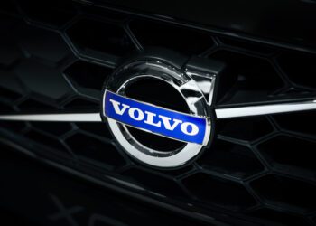 Volvo Cars shares rise 40% after better-than-expected Q3 results - CEO North America Volvo Cars reports new global sales record