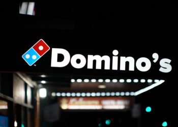 Domino’s reports sales growth and revenue gains